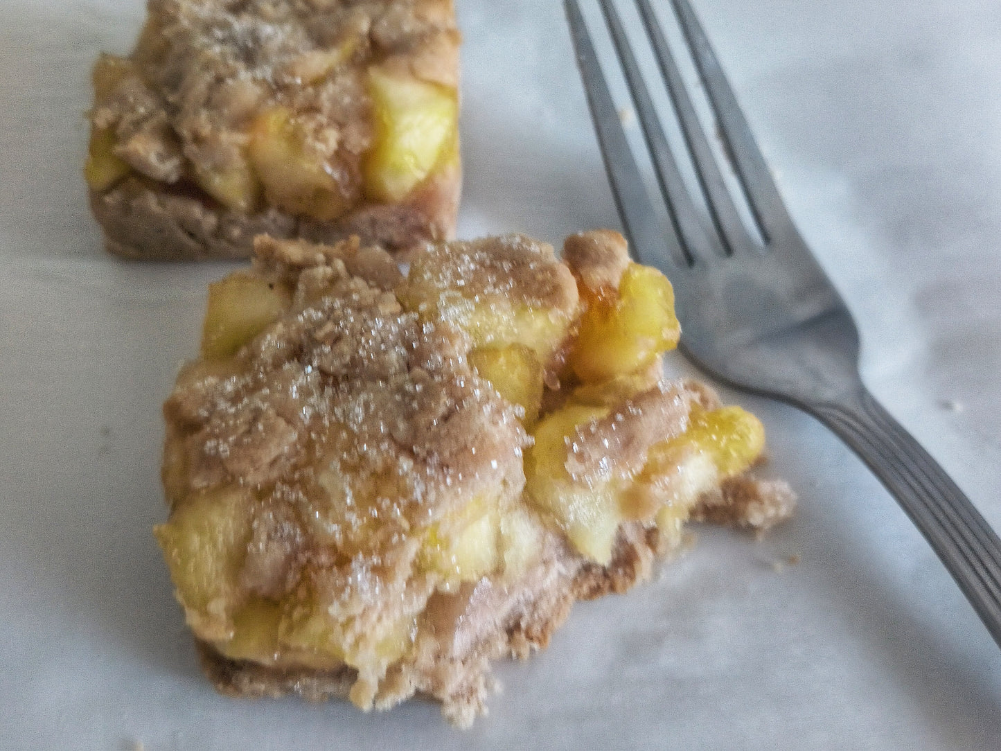 Gluten-Free & Dairy-Free Apple Crumble Bars – Vegan, Allergy-Friendly Snack!